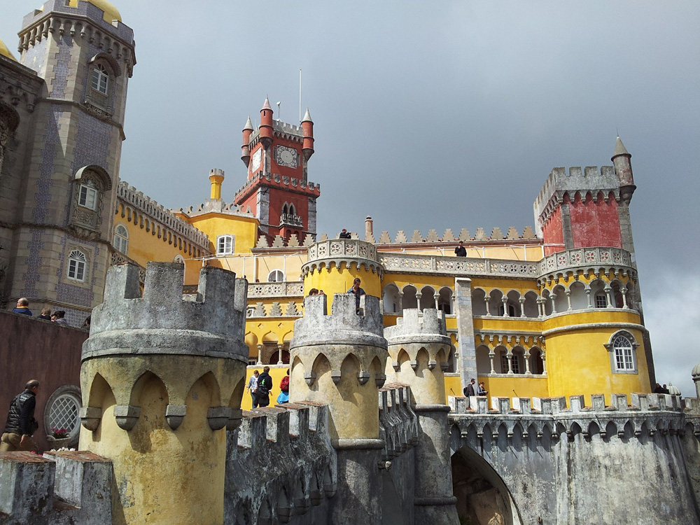 Castle in Sintra, Portugal | Image via Pixabay under license CC0