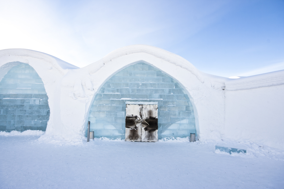 ice hotel photo of entrance