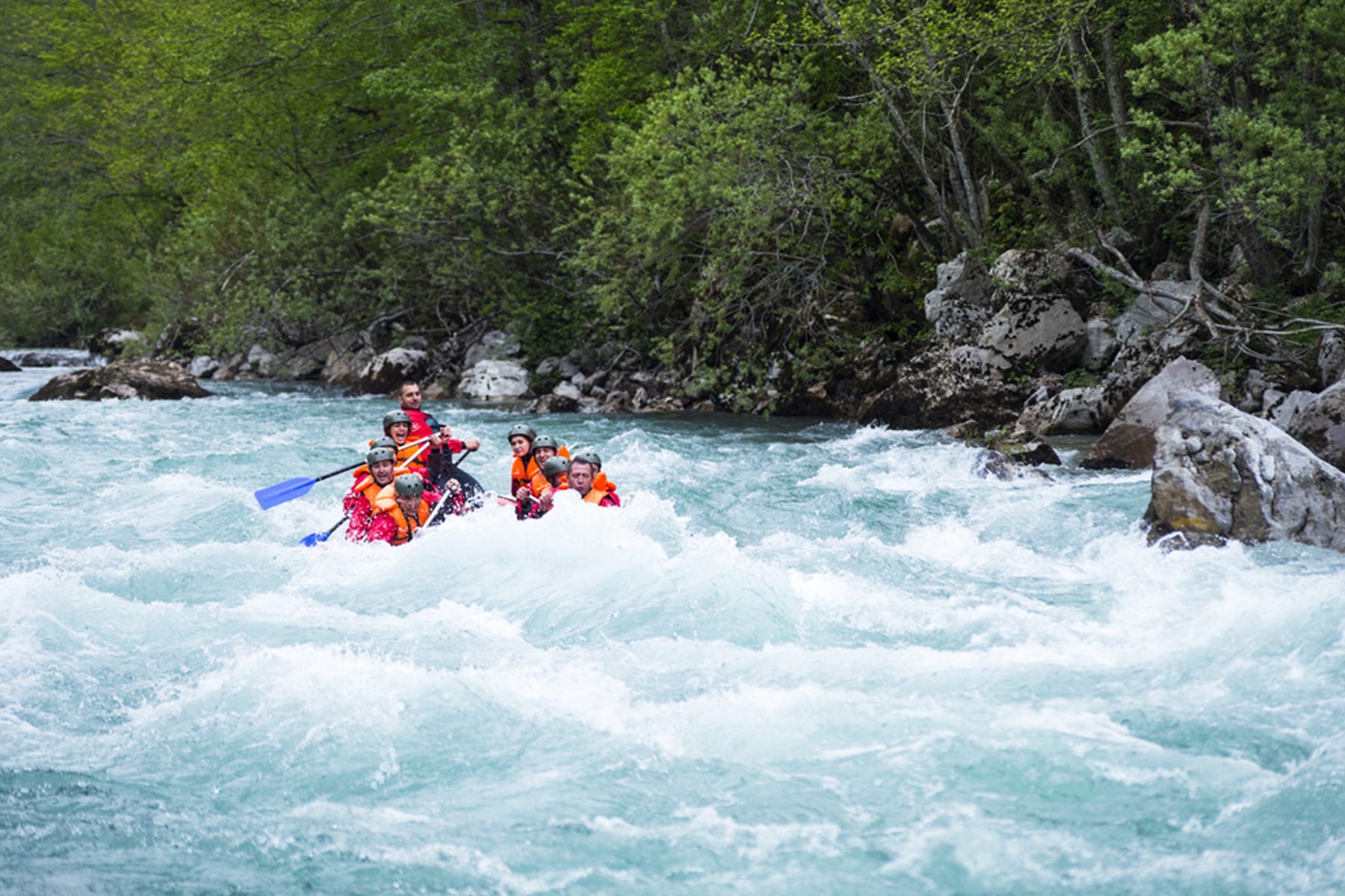 6 Can’t-Miss Whitewater Rafting Destinations on the West Coast
