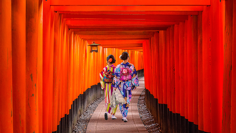 fushimi inari torii gates kyoto japan